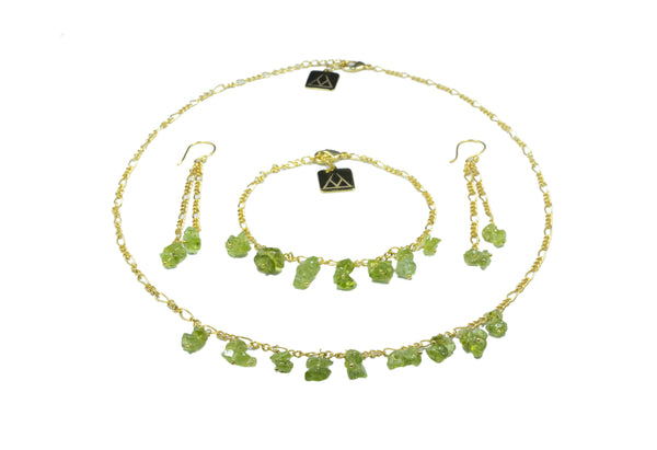 GOLDEN STAINLESS STEEL SET WITH PERIDOT